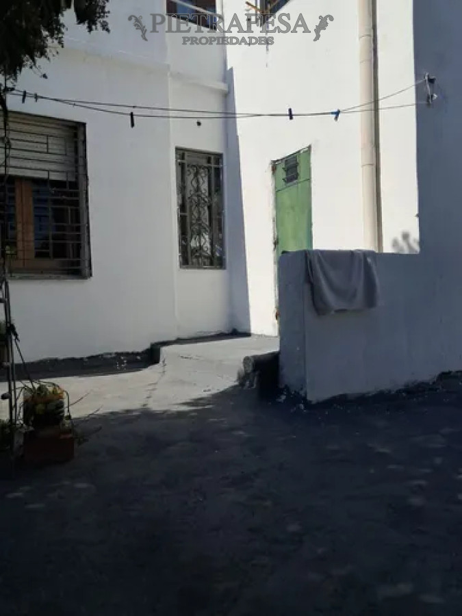 Casa ID.14198 - Casa , 4 dormitorios, 3 baños, patio, garaje, azotea. La Blanqueada.