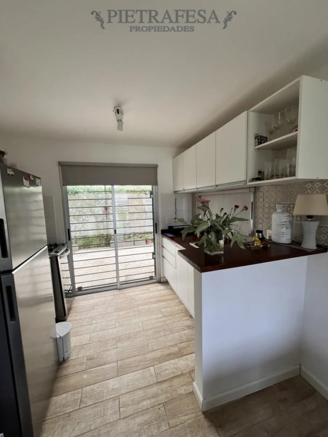 Casa ID.15022 - Casa en venta, 2 dormitorios, 1 baño, patio con parrillero, cochera. Solymar.