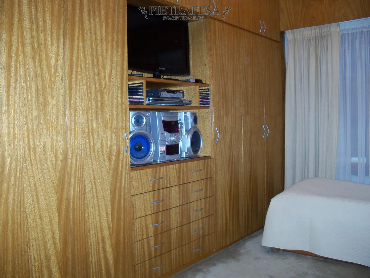 Casa ID.13858 - Casa en venta con piscina, 3 dorm, 4 baños, garaje-Colón 