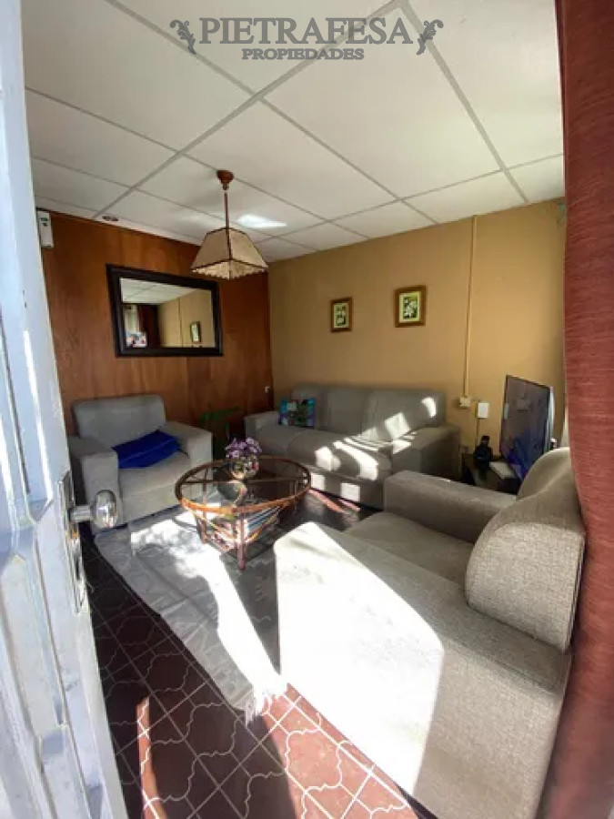 Casa ID.14069 - Casa en alquiler, 2 dormitorios, 1 baño, patio con parrillero. Jardines del Hipodromo.
