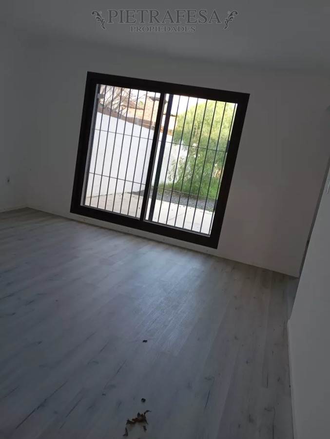 Casa ID.10750 - Casa en venta 3 dormitorios,4 baños, cochera- Parque de Solymar