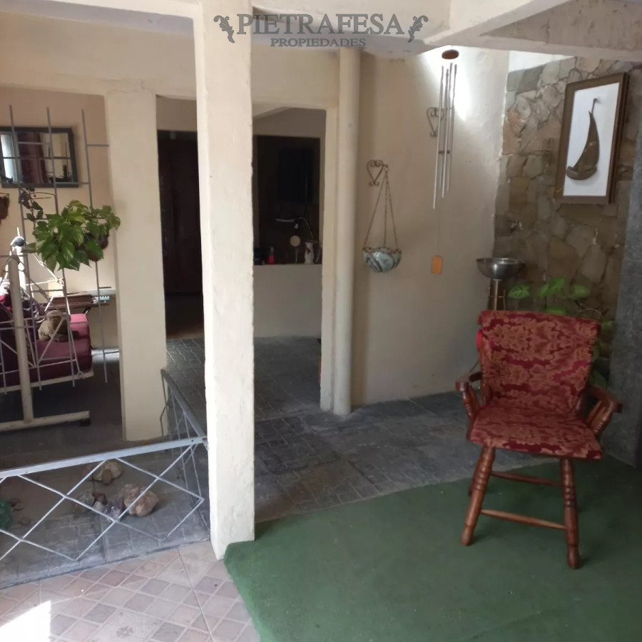 Casa ID.12250 - Casa en venta 2 dormitorios, 2 baños, patio-Colón 