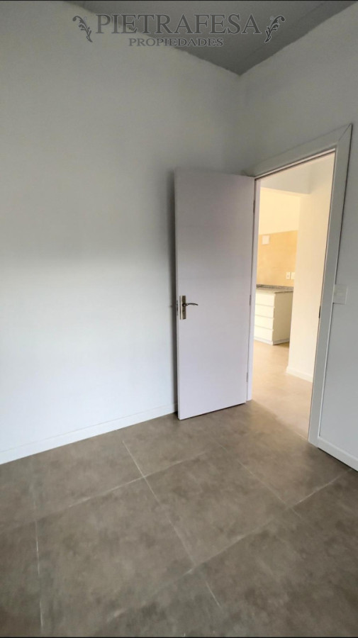 Casa ID.15347 - Casa en alquiler, 1 dormitorio, 1 baño, patio con parrillero, cochera. El Pinar.