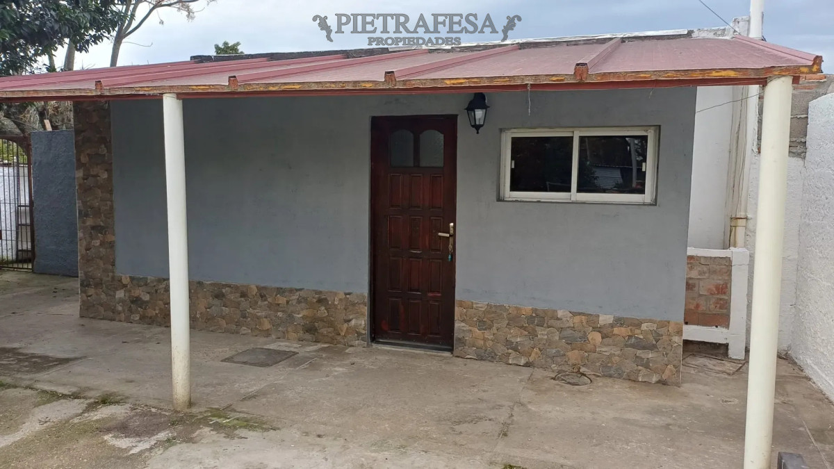 Casa ID.16155 - Casa en alquiler, 1 dormitorio, 1 baño, patio, cochera. Lagomar.