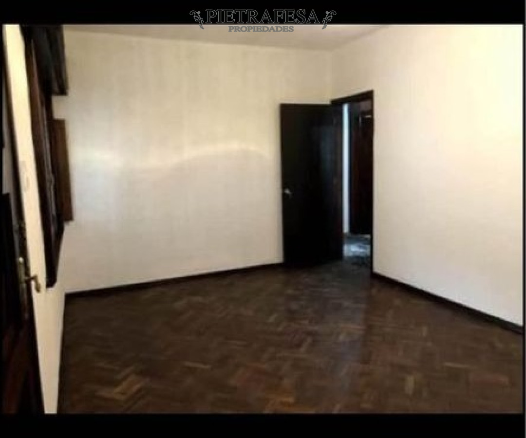 Casa ID.11235 - Casa y apto en venta,4 dormitorios, 2 baños-Hipódromo 