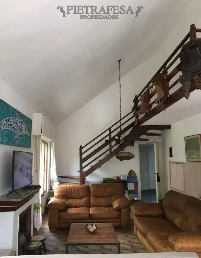 Casa ID.15280 - Casa en alquiler, 4 dormitorios, 3 baños, patio, cochera. Carrasco.