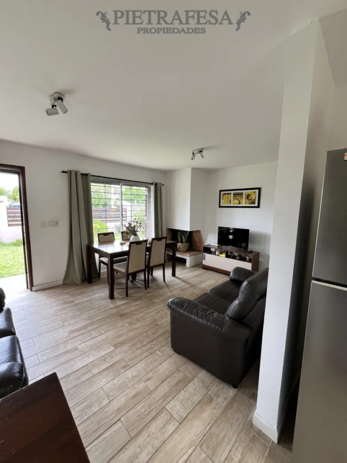 Casa ID.15022 - Casa en venta, 2 dormitorios, 1 baño, patio con parrillero, cochera. Solymar.