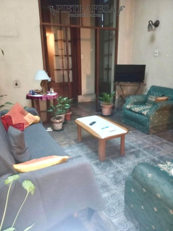 Casa ID.6565 - Casa en venta 5 dormitorios, 2 baños, patio y azotea-Avenida Uruguay-Cordón