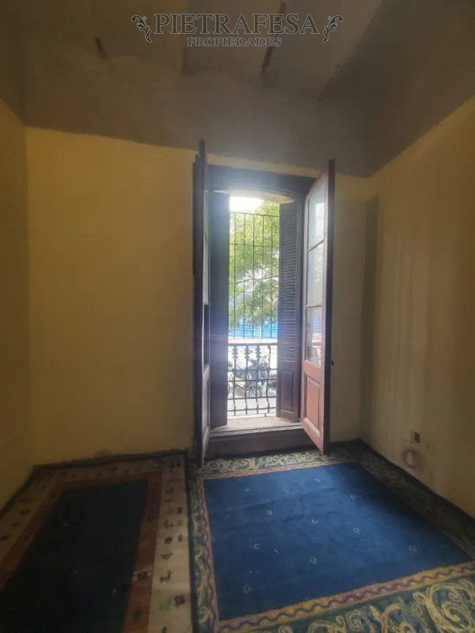 Casa ID.13609 - Casa en venta con renta 4 dormitorios, 1 baño, patio-Aguada