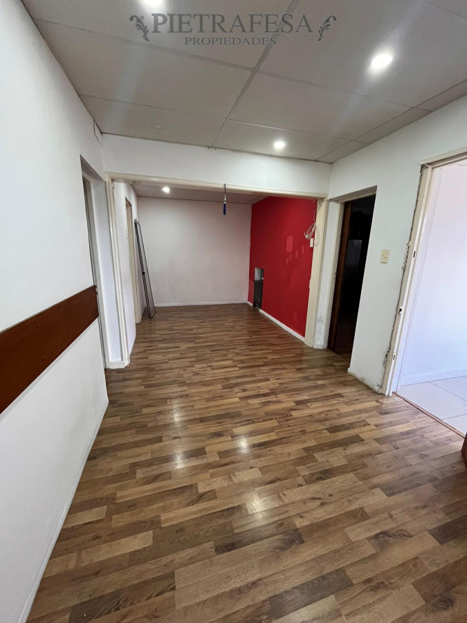 Casa ID.13885 - Casa amplia en venta 2 dormitorios, 1 baño, cochera-Maroñas