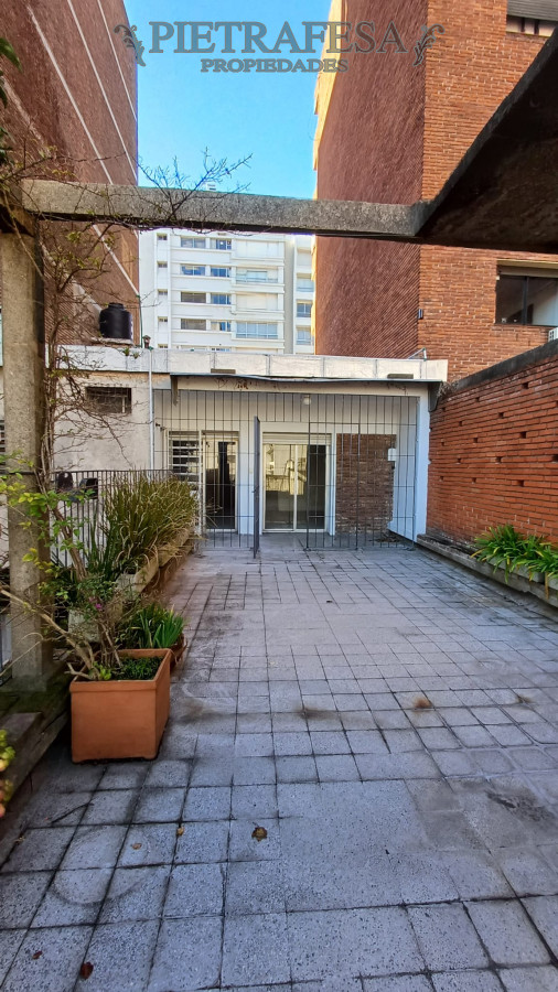 Casa ID.13690 - Casa en alquiler, 3dormitorios, 3baños, garaje, terraza. Puerto del Buceo.