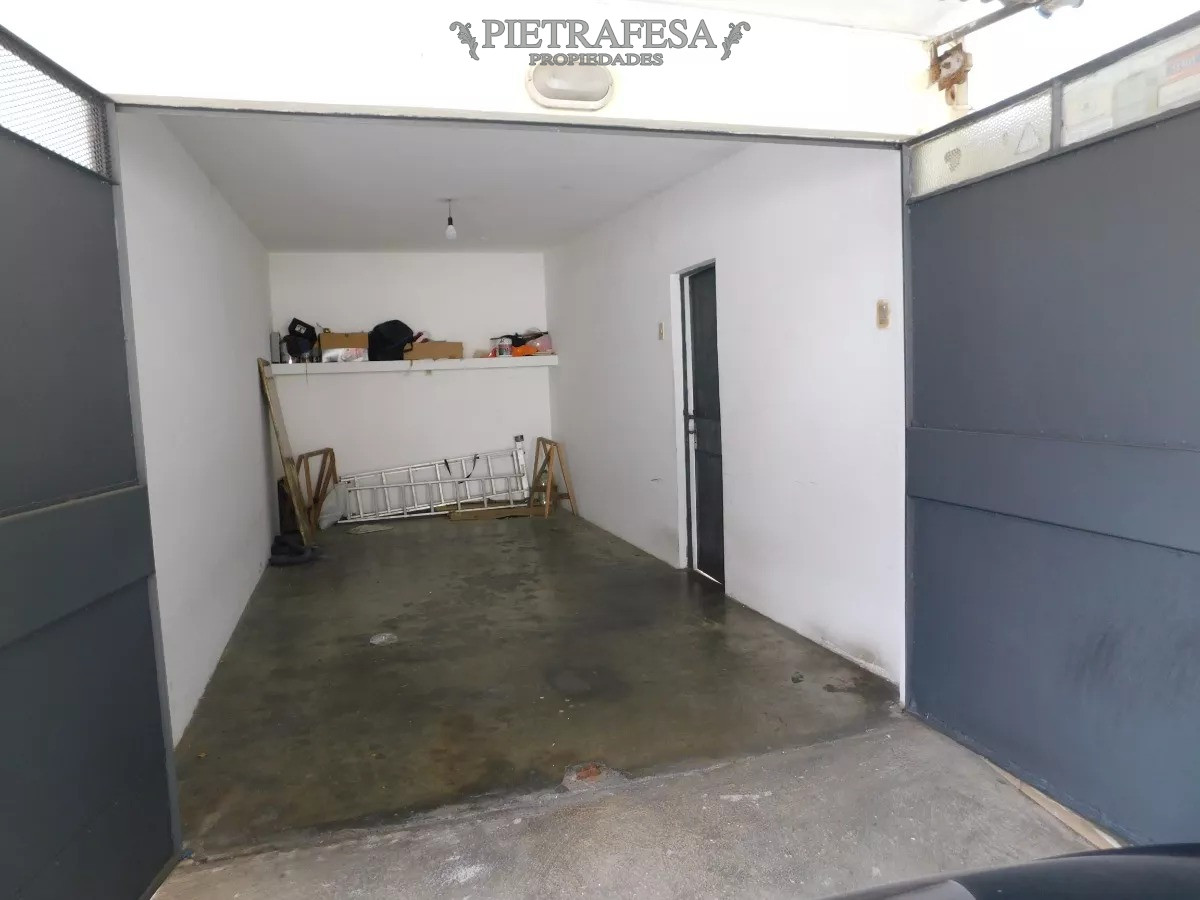Casa ID.10913 - Casa en venta con renta, 2 dormitorios, 1 baño, gje-Buceo