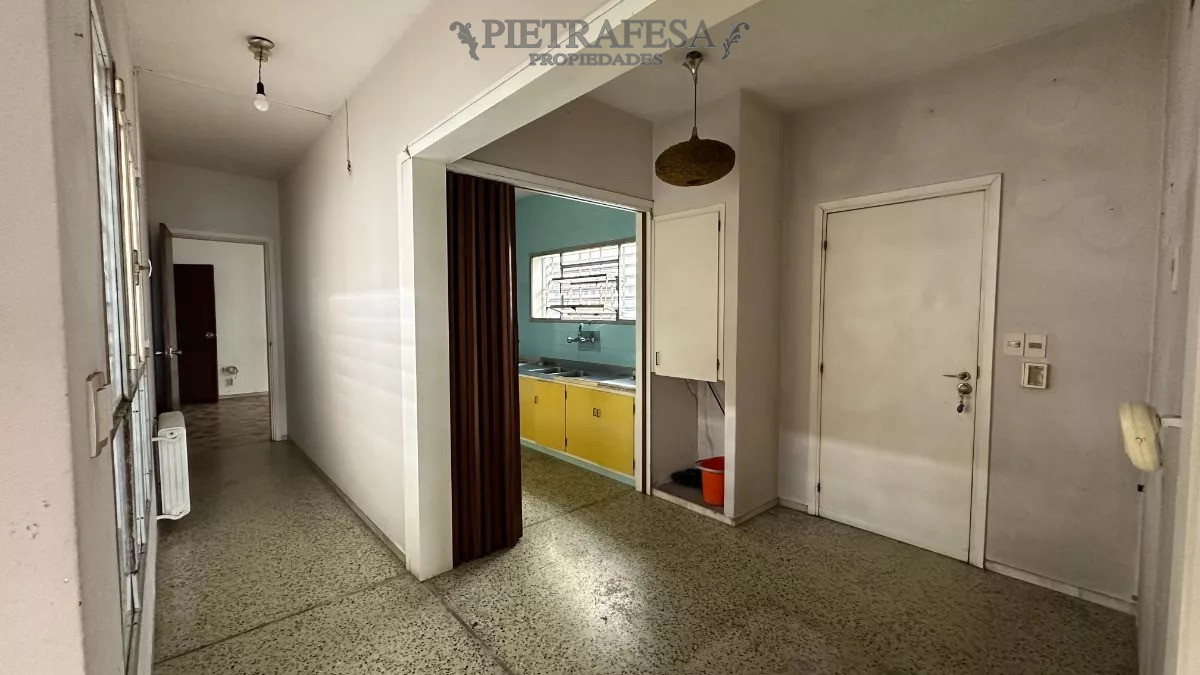 Casa ID.10336 - Casa en venta 4 dormitorios, 3 baños, fondo, gje-Buceo