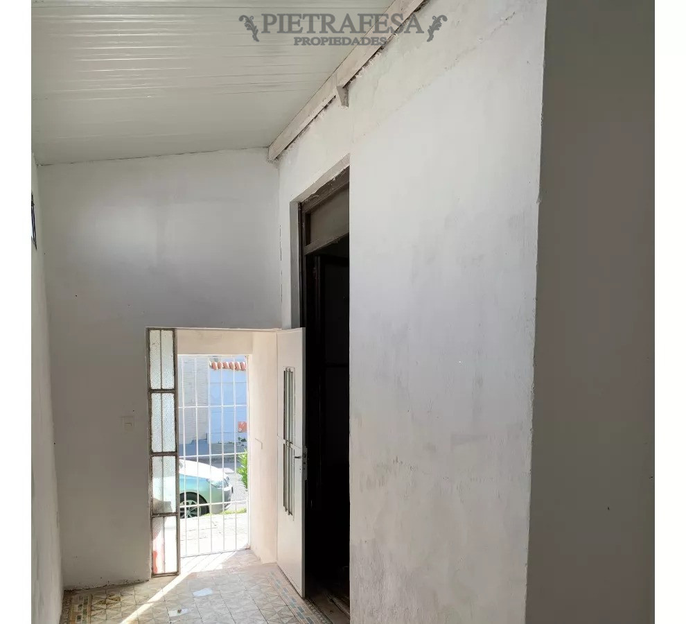 Casa ID.13186 - Casa y apto en venta, 4 dormitorios, cochera-Cerro 