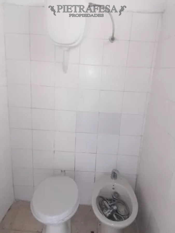 Casa ID.13165 - Casa en alquiler, 5dormitorios, 2baños, patio. Prado.