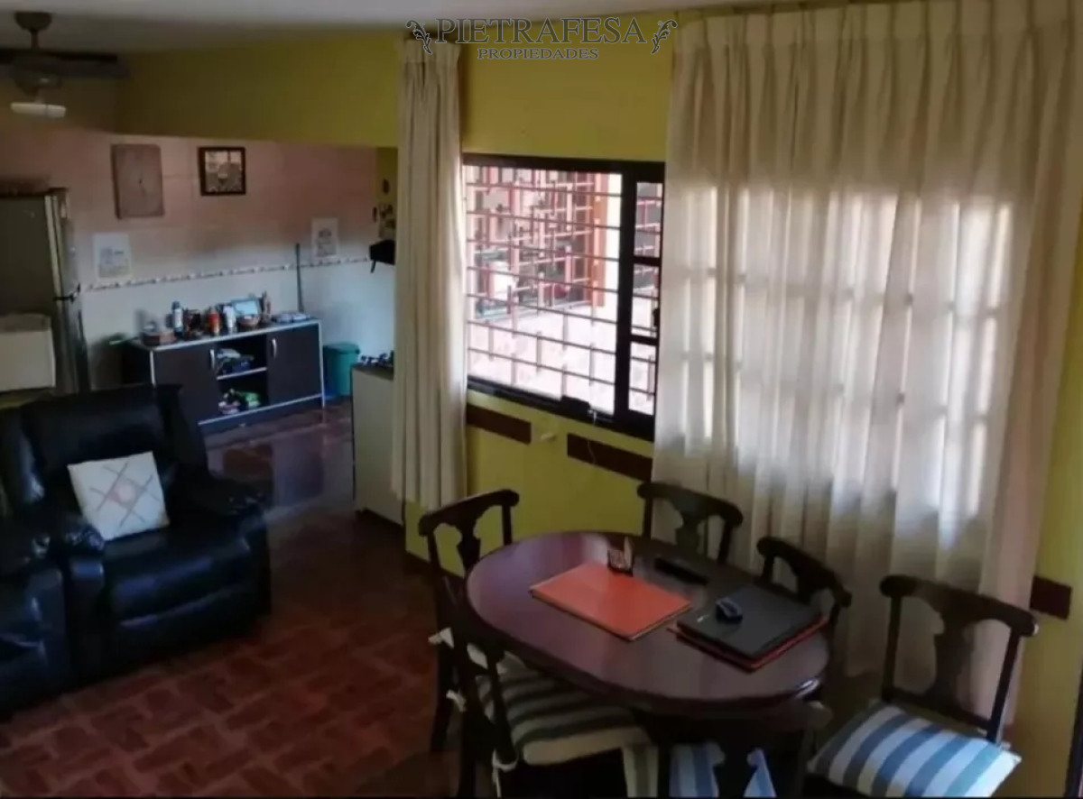 Casa ID.8809 - Casa en venta, 4 dormitorios, 3 baños, patio, barbacoa, garaje, Ramón y Cajal, La Blanqueada.
