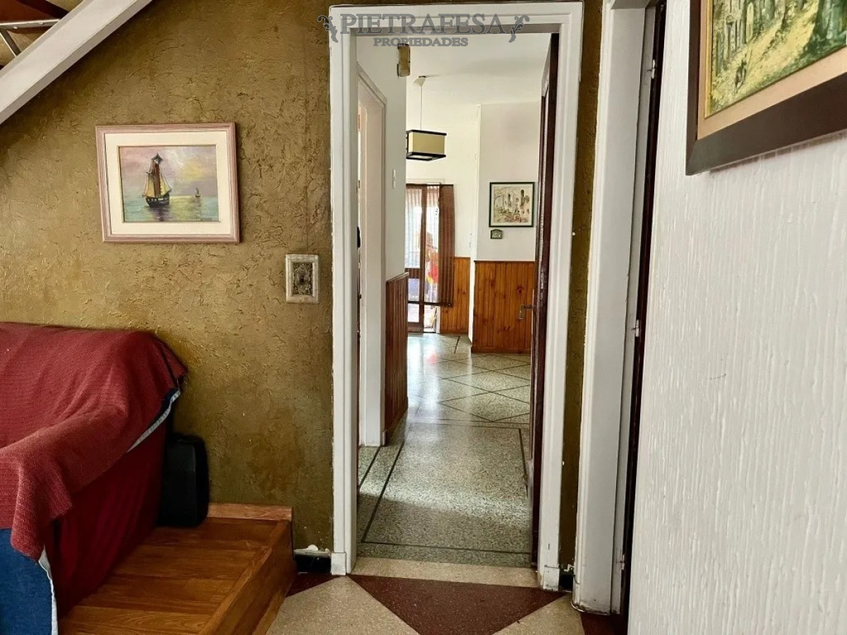 Casa ID.3461 - Casa en venta 5 dormitorios, 2 baños, barbacoa, jardín y garaje- Emancipación -Prado