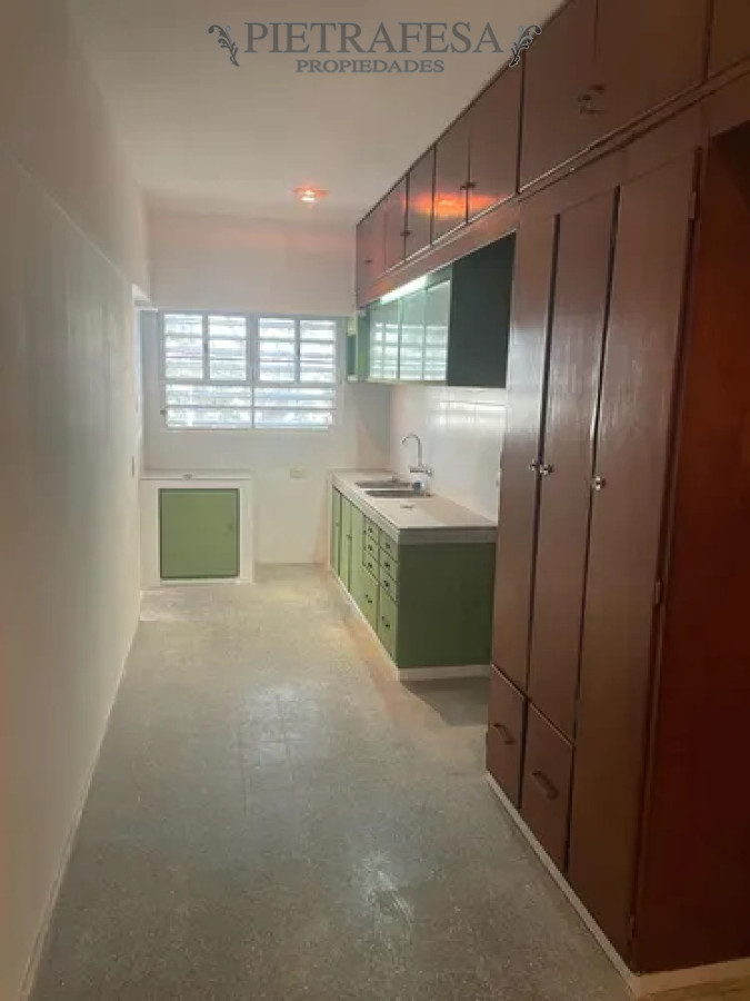 Casa ID.13690 - Casa en alquiler, 3dormitorios, 3baños, garaje, terraza. Puerto del Buceo.