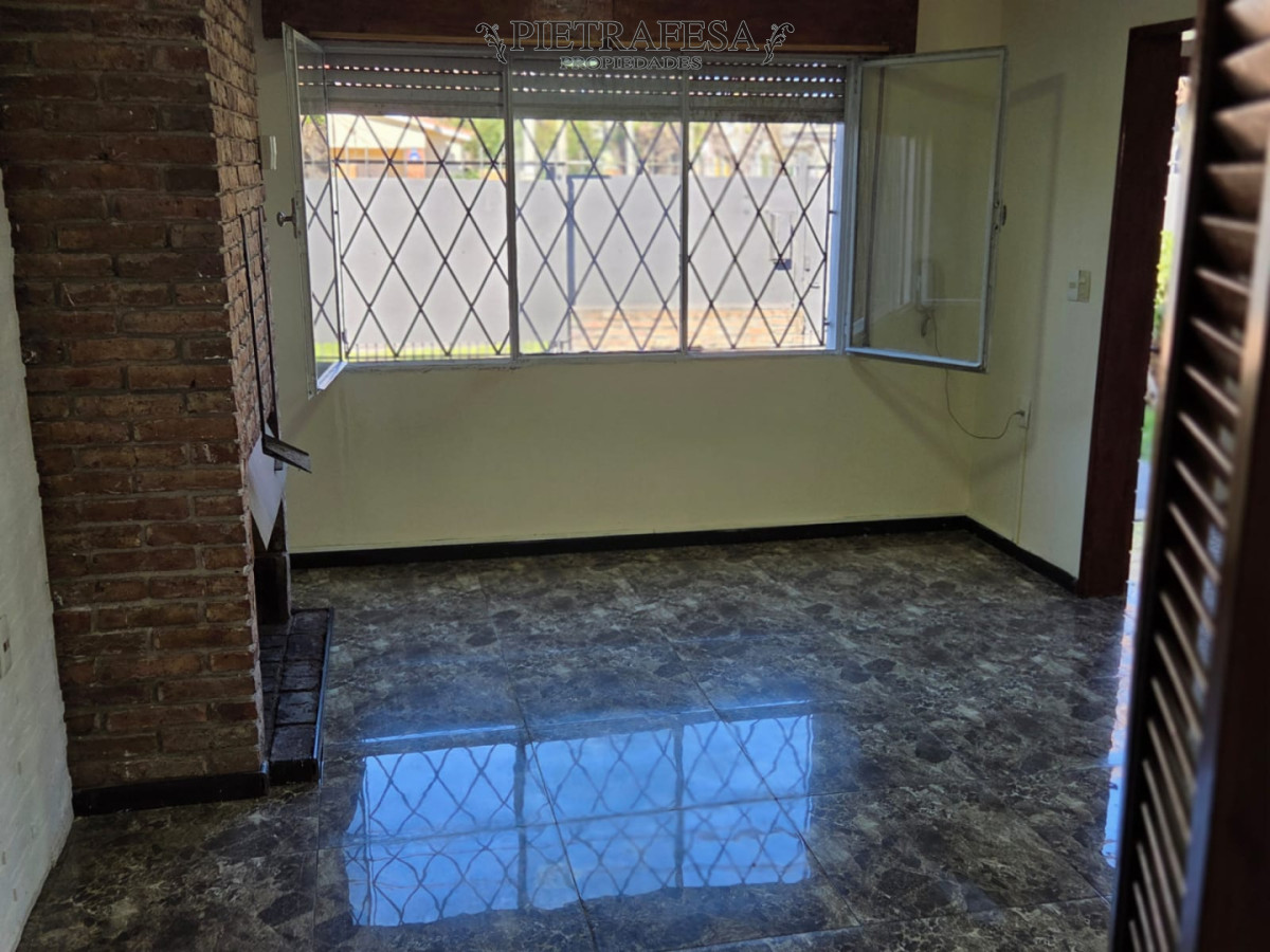 Casa ID.15281 - Casa en venta con renta, 2 dormitorios, azotea-Aires Puros