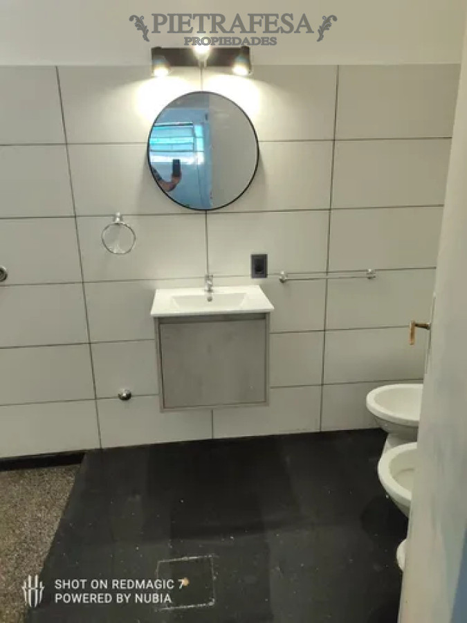 Casa ID.14497 - Casa + galpones en alquiler, 2 dormitorios, 1 baño, patio con parrillero, garaje. Bella Italia.