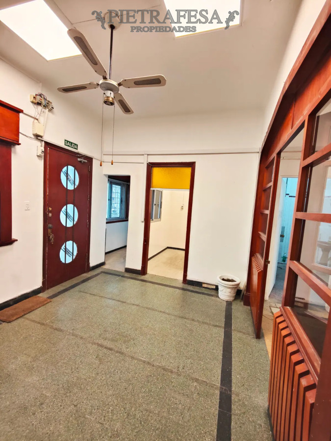 Casa ID.13588 - Casas en alquiler, 5dormitorios, 3 baños, patio, azotea. Paso Molino.