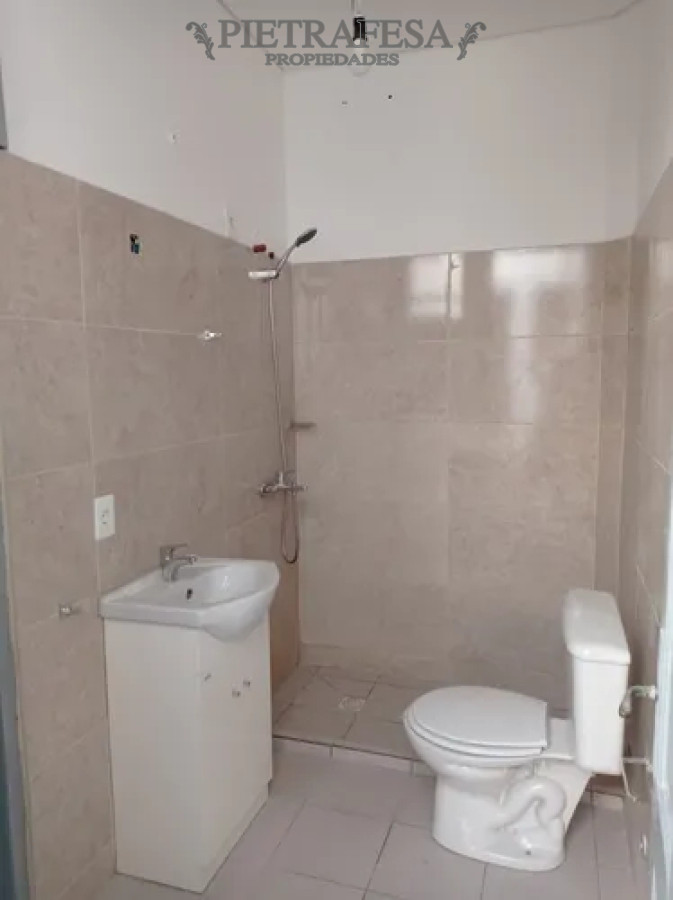 Casa ID.13566 - Casa en alquiler, 3dormitorios, 1baño. Paso Molino.