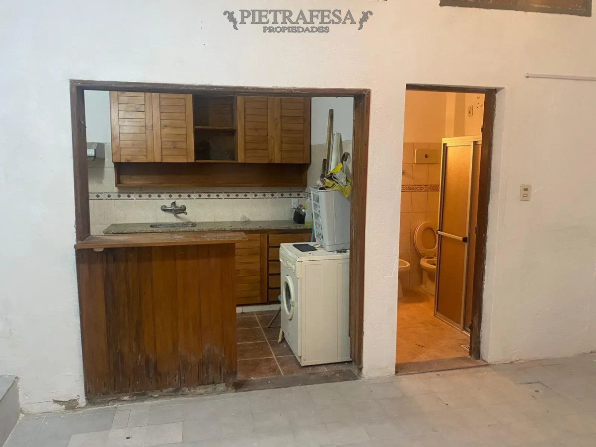 Casa ID.15289 - Casa en alquiler, 2 dormitorios, 1 baño, azotea. Jacinto Vera.