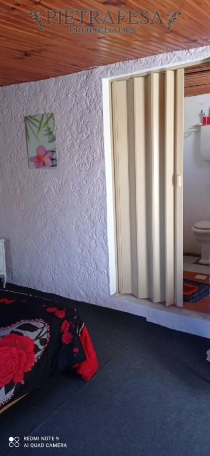 Casa ID.5826 - Casa en venta con renta 2 dormitorios, 2 baños y azotea con parrillero-Juan Arteaga- Cerrito