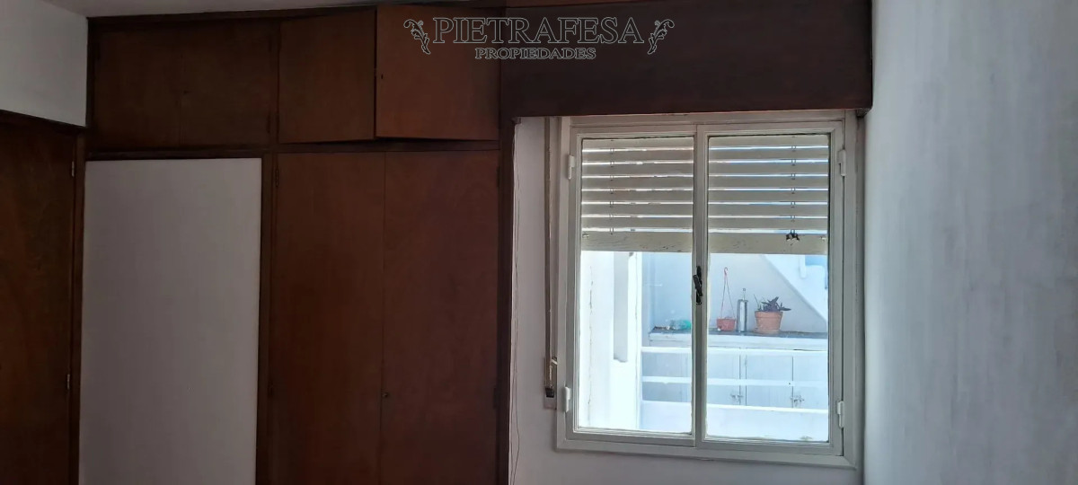 Casa ID.15789 - Casa en alquiler, 4 dormitorios, 2 baños, terraza, azotea, garaje doble. Buceo.