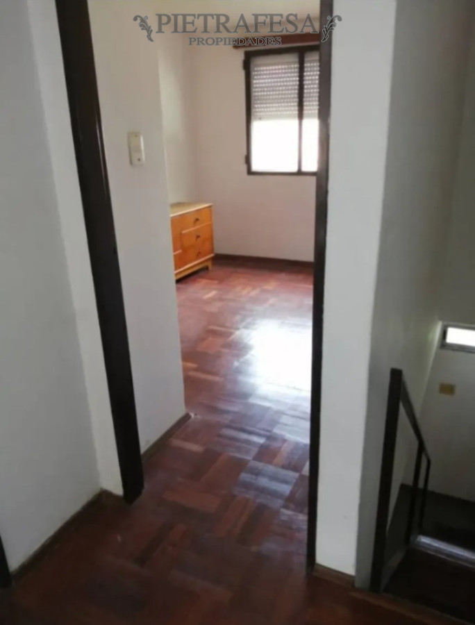 Casa ID.15197 - Casa en venta, 3 dormitorios, 2 baños, patio, cochera. La Teja.