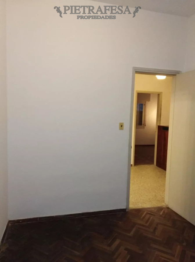 Casa ID.11069 - Casa en venta con renta 3 dormitorios, 2 baños,gje-Colón