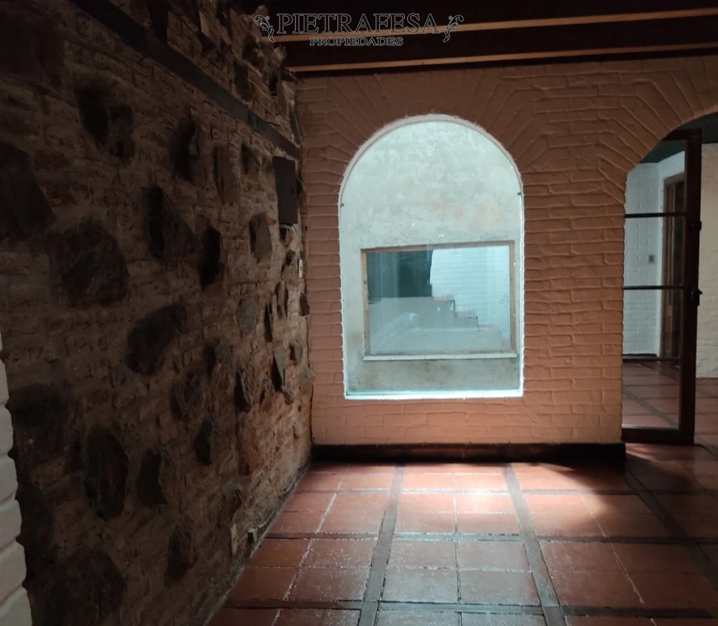 Casa ID.13976 - Casa en venta 4 dorm, 2 baños, patio zona Cordón