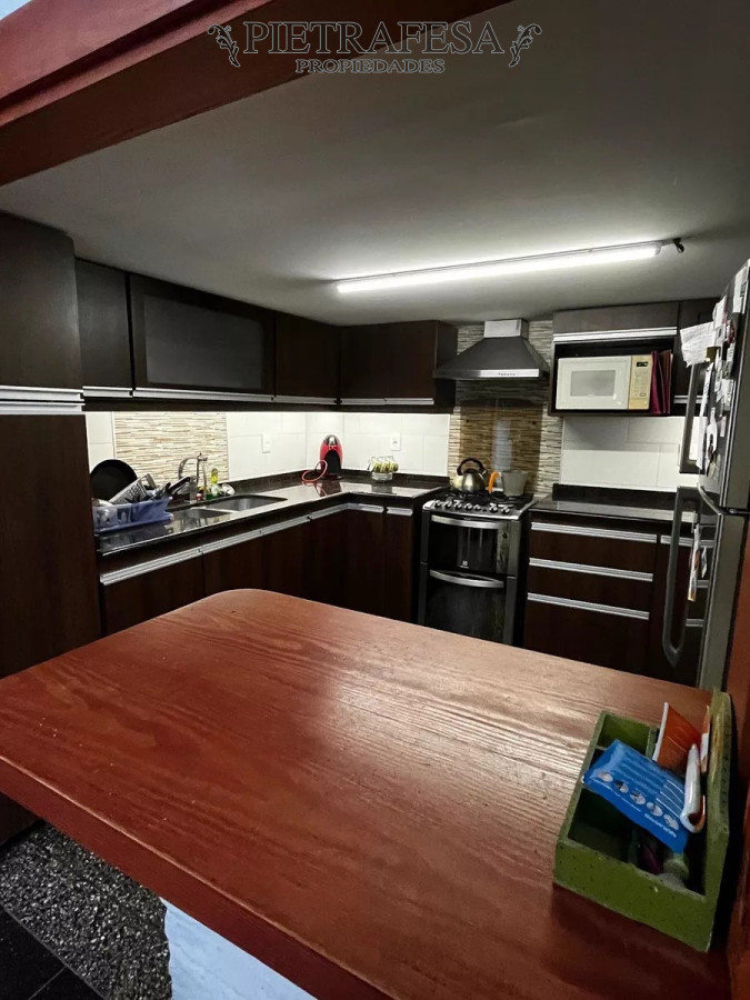 Casa ID.5778 - Casa en venta 4 dormitorios, 2 baños, patio, azotea y garaje-Charrúa -Cordón