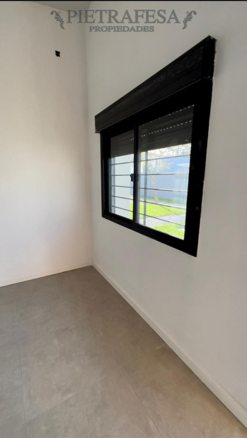 Casa ID.15347 - Casa en alquiler, 1 dormitorio, 1 baño, patio con parrillero, cochera. El Pinar.