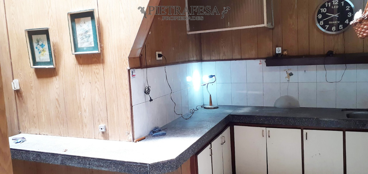 Casa ID.13556 - Casa de altos en venta, 4 dormitorios, 1 baño, azotea-Cordón 