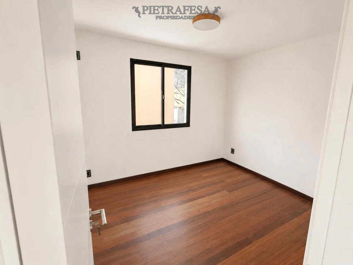 Casa ID.16372 - Casa en venta a estrenar - 5 dormitorios - 2 baños - Patio - Cochera SOLYMAR 