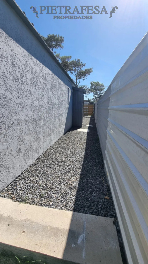 Casa ID.15357 - Casa en alquiler, 1 dormitorio, 1 baño, patio, cochera. Solymar.