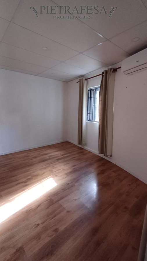 Casa ID.13885 - Casa amplia en venta 2 dormitorios, 1 baño, cochera-Maroñas
