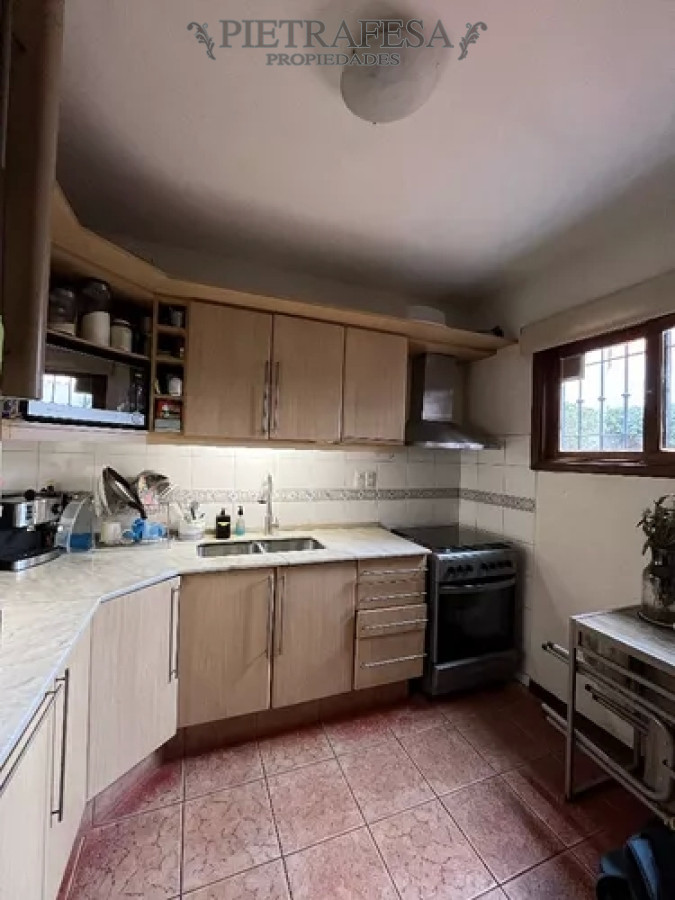 Casa ID.10382 - Casa en alquiler, 3dorm, 2 baños, patio, barbacoa. Pocitos.