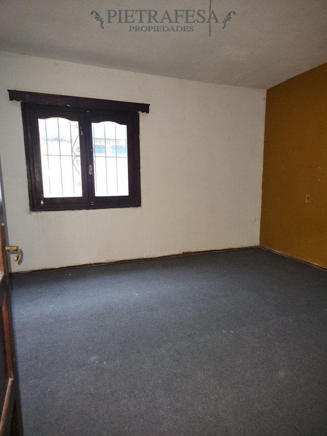 Casa ID.7987 - Casa mas apto en venta, 3 dormitorios, 2 baños, fondo y cochera-  José Piendibene -Jardines del Hipódromo