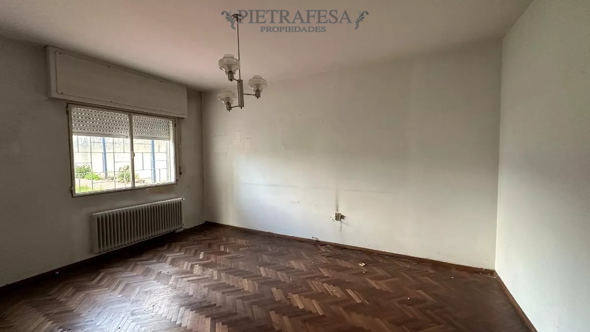 Casa ID.10336 - Casa en venta 4 dormitorios, 3 baños, fondo, gje-Buceo