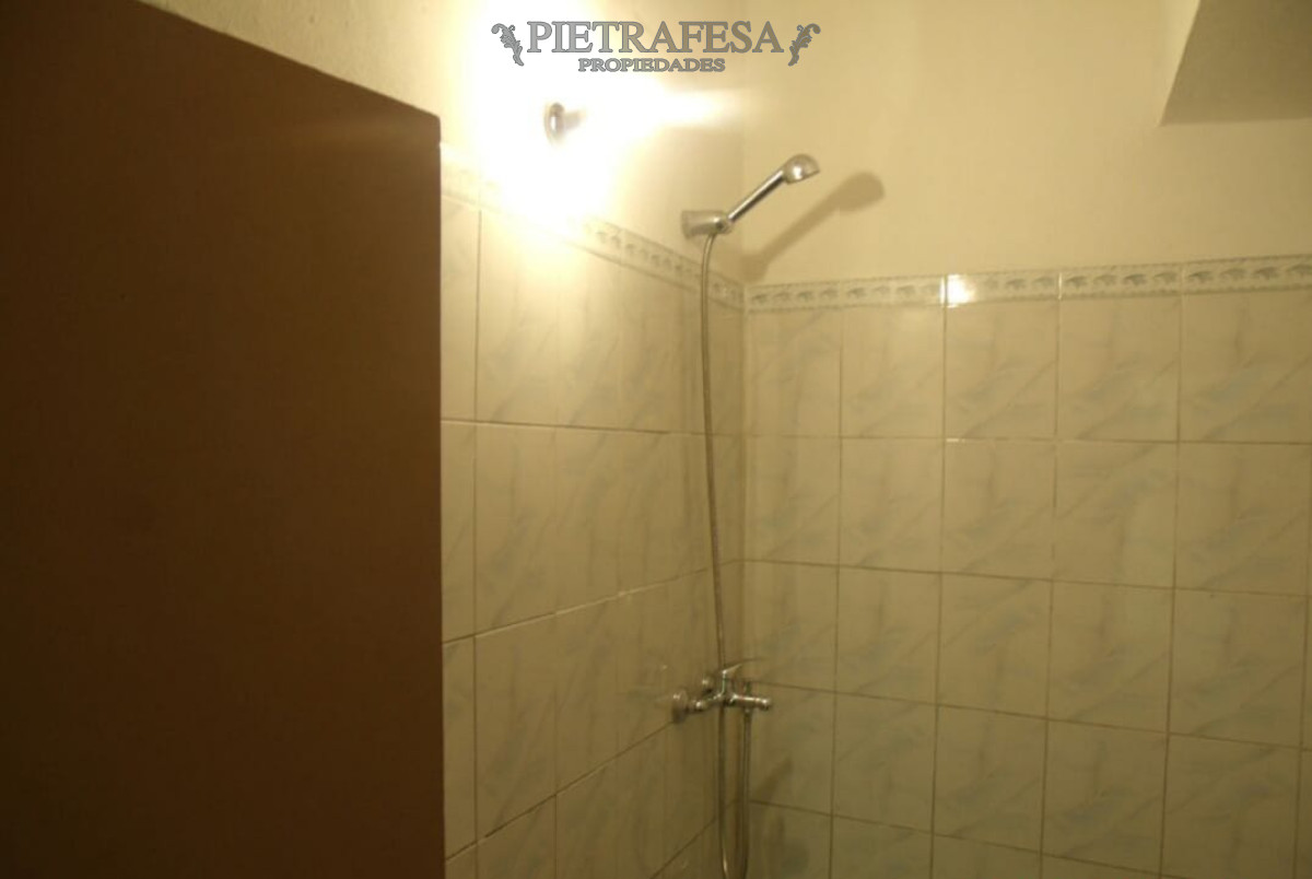 Casa ID.10797 - Casa en venta 8 dormitorios, 4 baños- Cordón