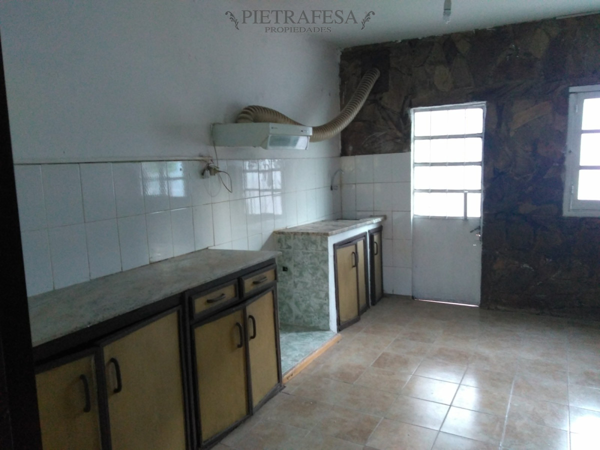 Casa ID.3910 - Casa en Venta con Renta - 2 dormitorios - 1 baño - Andres Gomez - Malvin