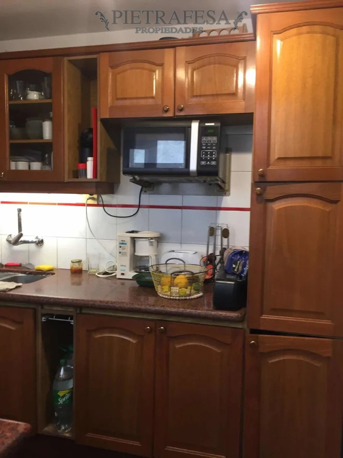 Casa ID.7882 - Casa en venta con renta, 3 dormitorios, 4 baños, cochera, Dr. Pablo de María, Cordón.