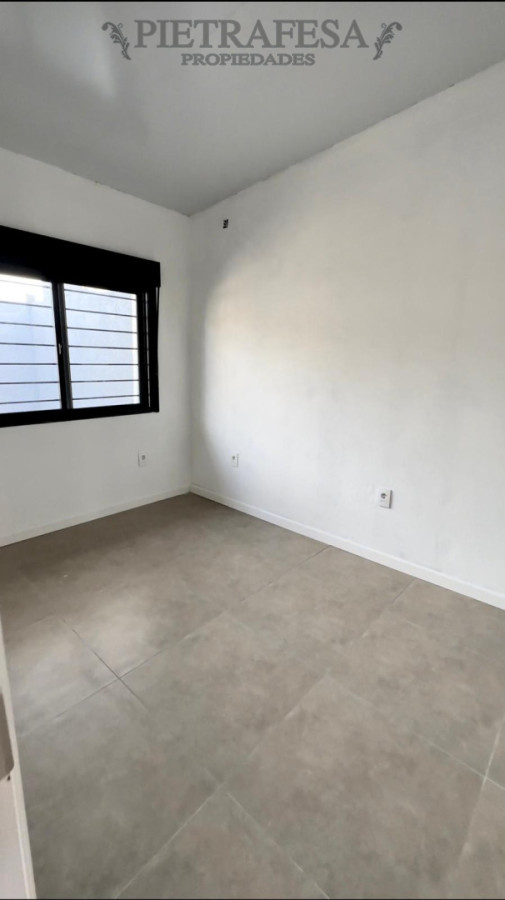 Casa ID.15347 - Casa en alquiler, 1 dormitorio, 1 baño, patio con parrillero, cochera. El Pinar.