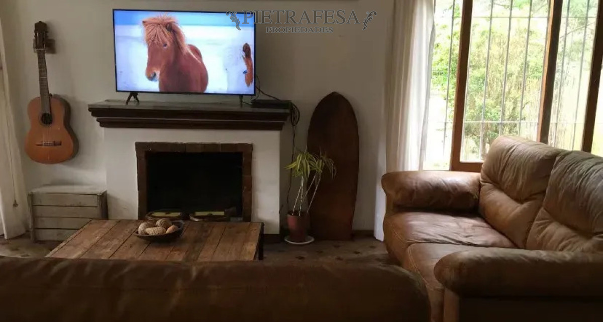 Casa ID.15280 - Casa en alquiler, 4 dormitorios, 3 baños, patio, cochera. Carrasco.