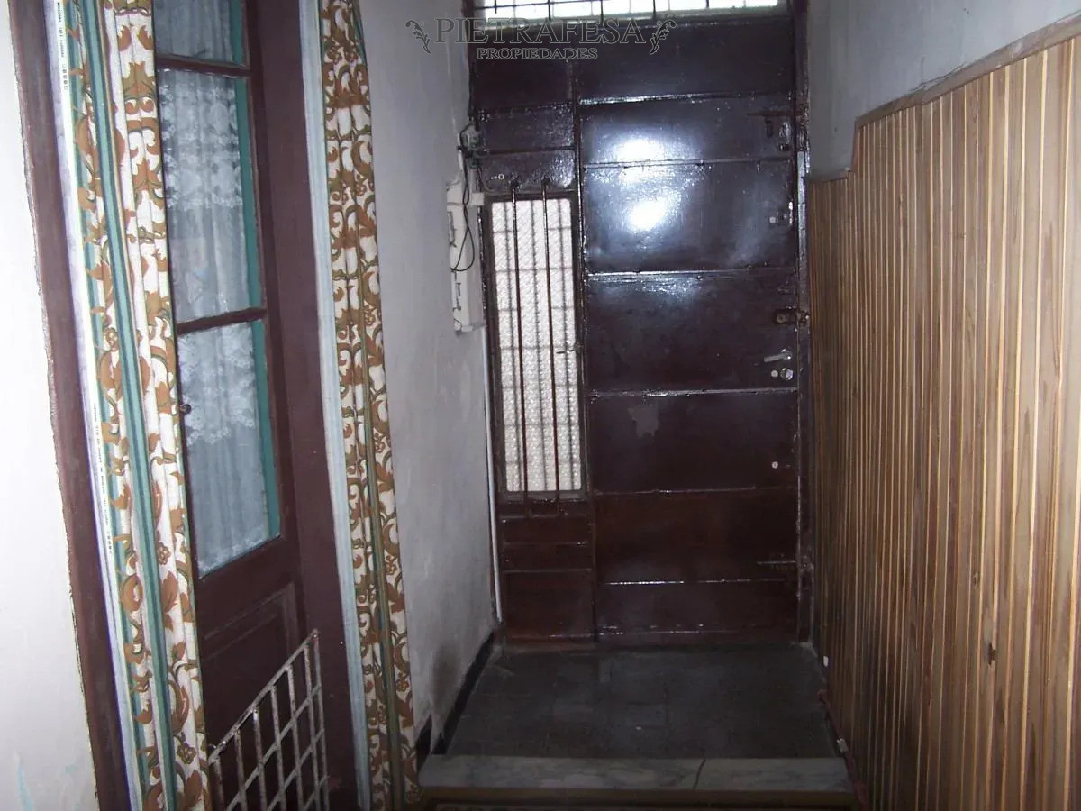 Casa ID.15257 - Casa en venta, 3 dormitorios, 2 baños, altillo, azotea. Aguada.