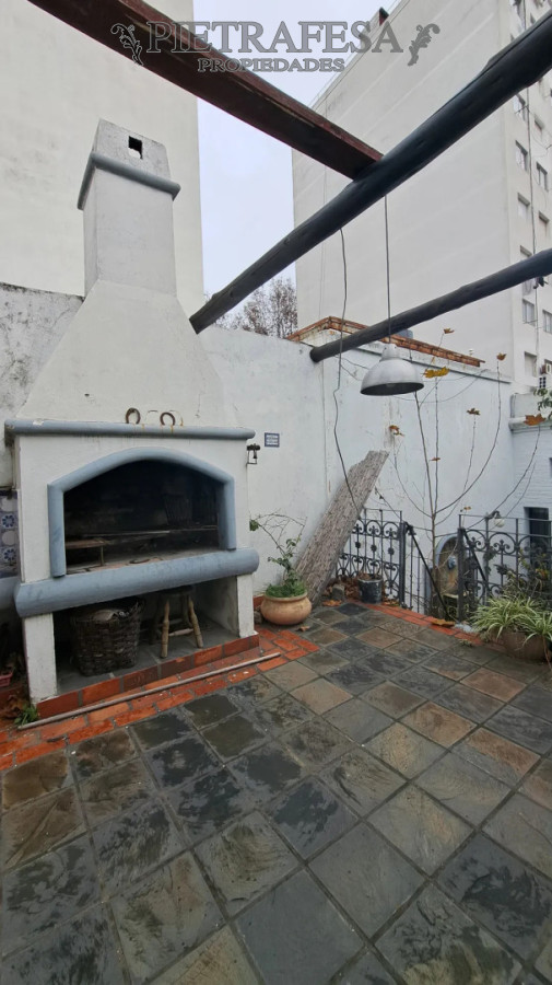 Casa ID.16083 - Casa en alquiler, 4 dormitorios, 2 baños, patio con parrillero, garaje. Parque Rodó.