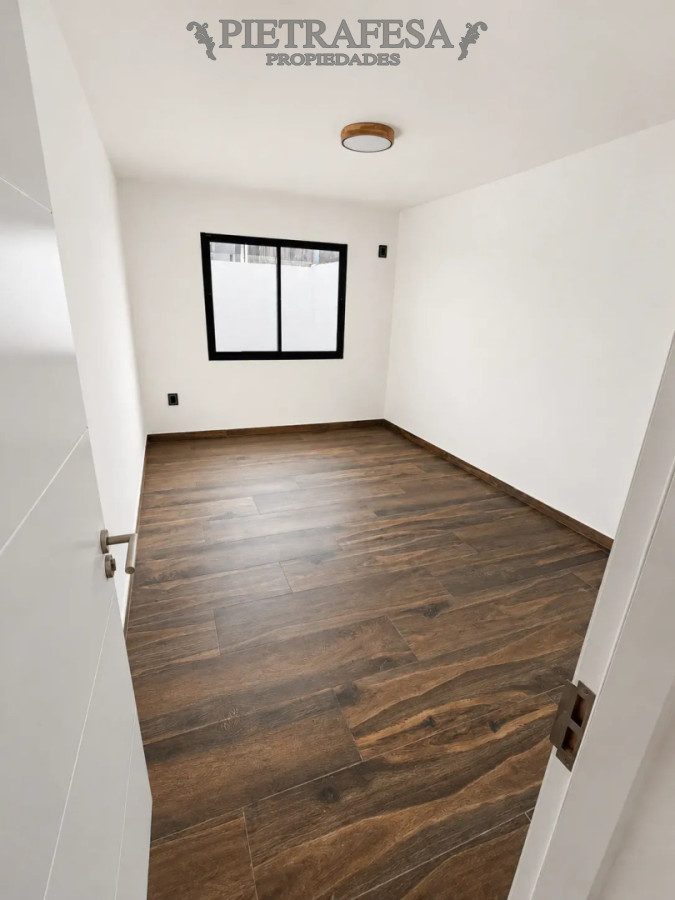 Casa ID.16375 - Casa en venta a estrenar - 3 dormitorios - 2 baños - Patio - Cochera 