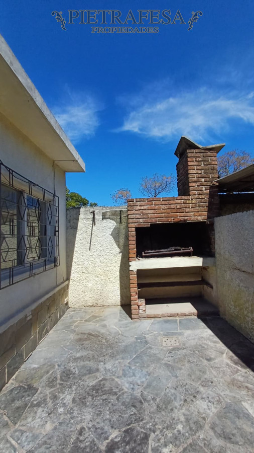 Casa ID.14584 - Apartamento en alquiler, 1 dormitorio, 1 baño, patio con parrillero-Malvin Norte